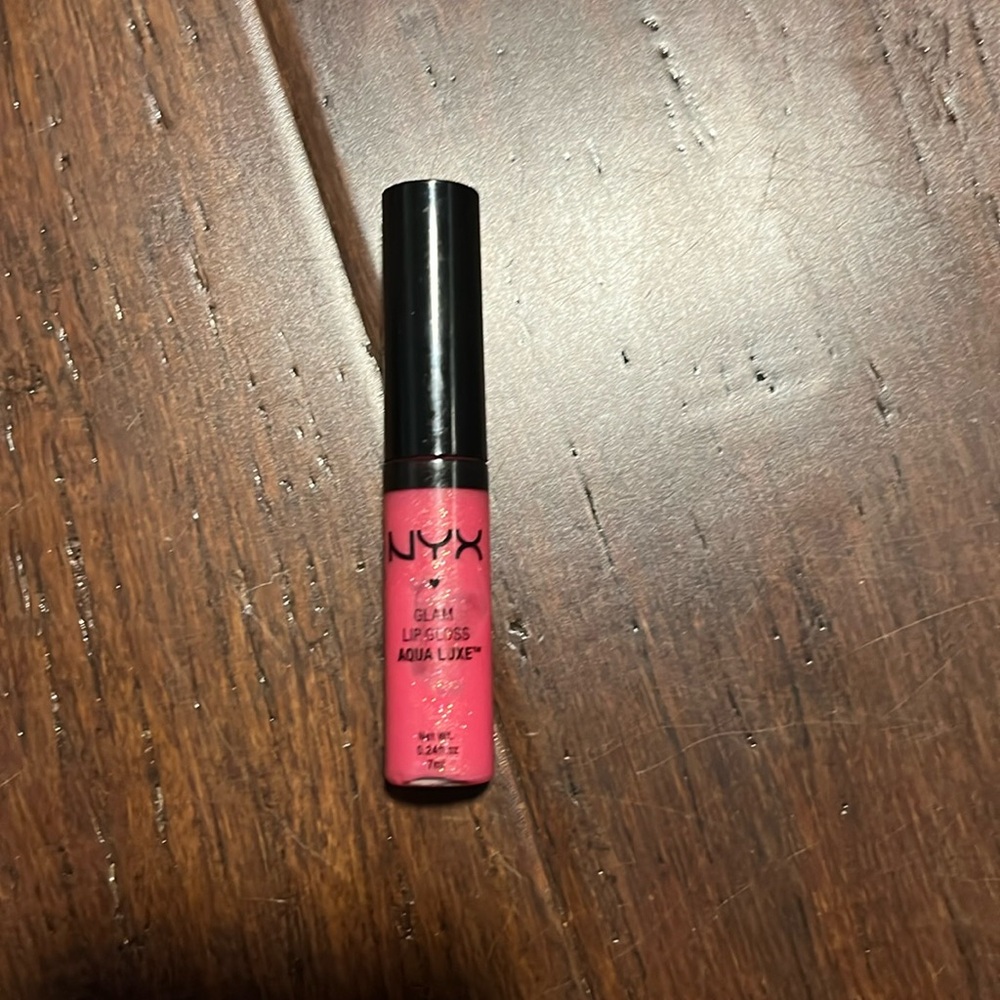 NYX Glam Lip Gloss Aqua Luxe GLG01